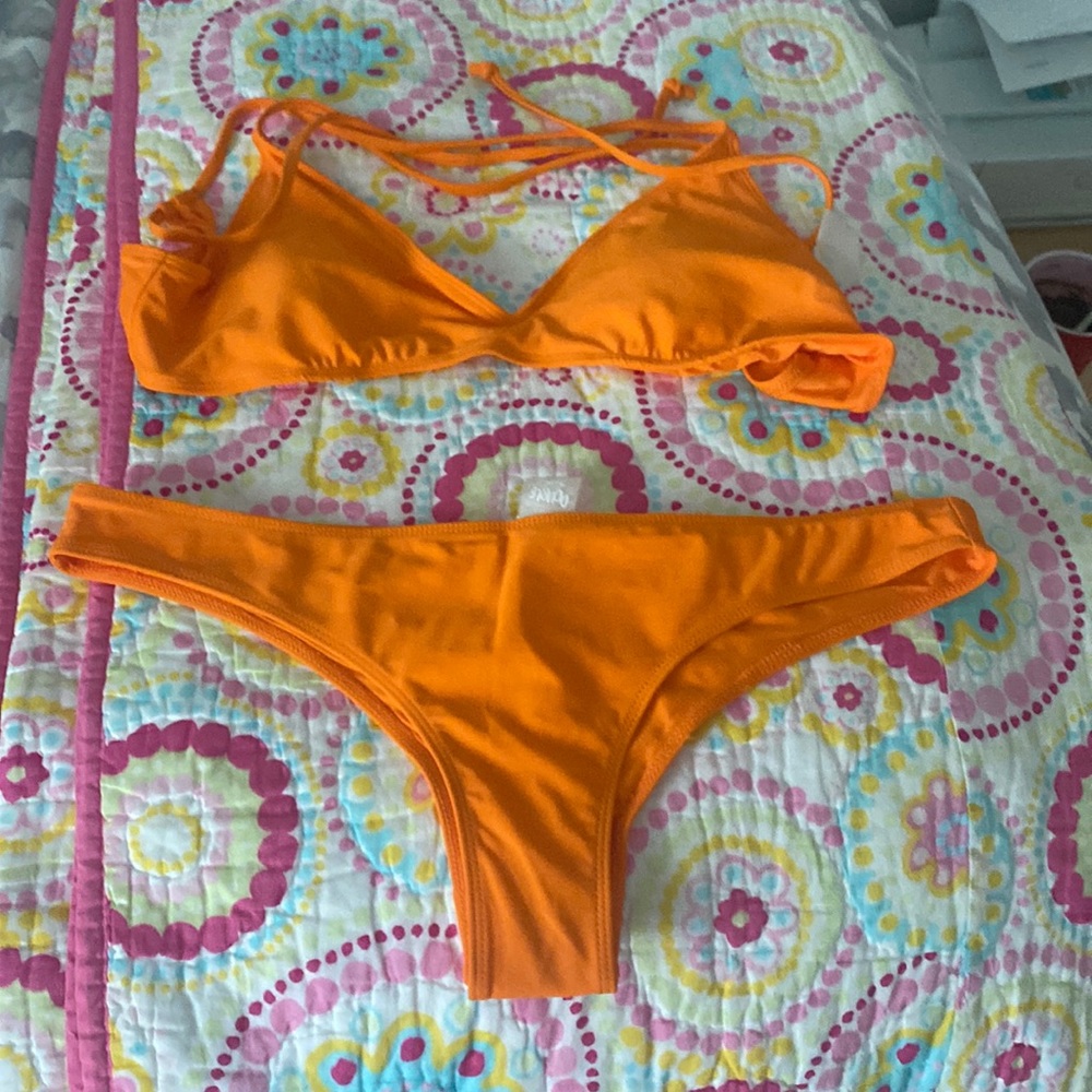 *🚨NEVER USED, NEVER WORN🚨*Fashion Nova Champagne In Cape Cod 2 Piece Bikini